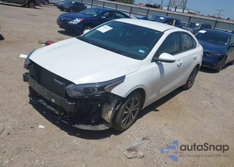 2024 Kia Forte Lxs z USA, uszkodzony, nr VIN 3KPF24AD7RE826880